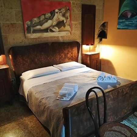 B&B Malennio Lecce Bagian luar foto