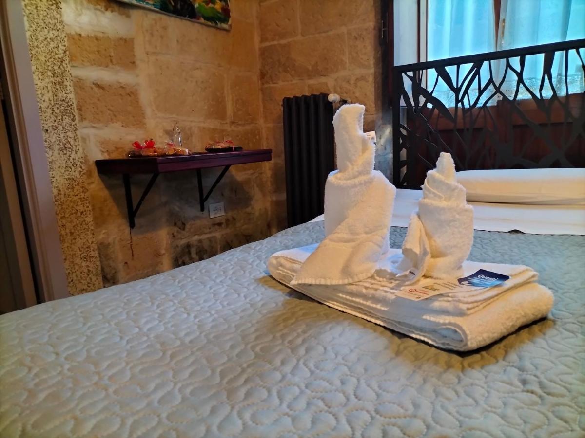 B&B Malennio Lecce Bagian luar foto
