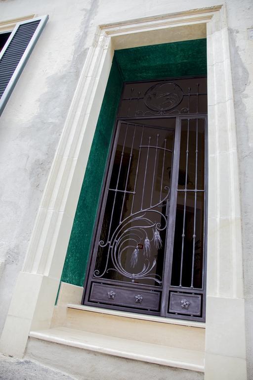 B&B Malennio Lecce Bagian luar foto