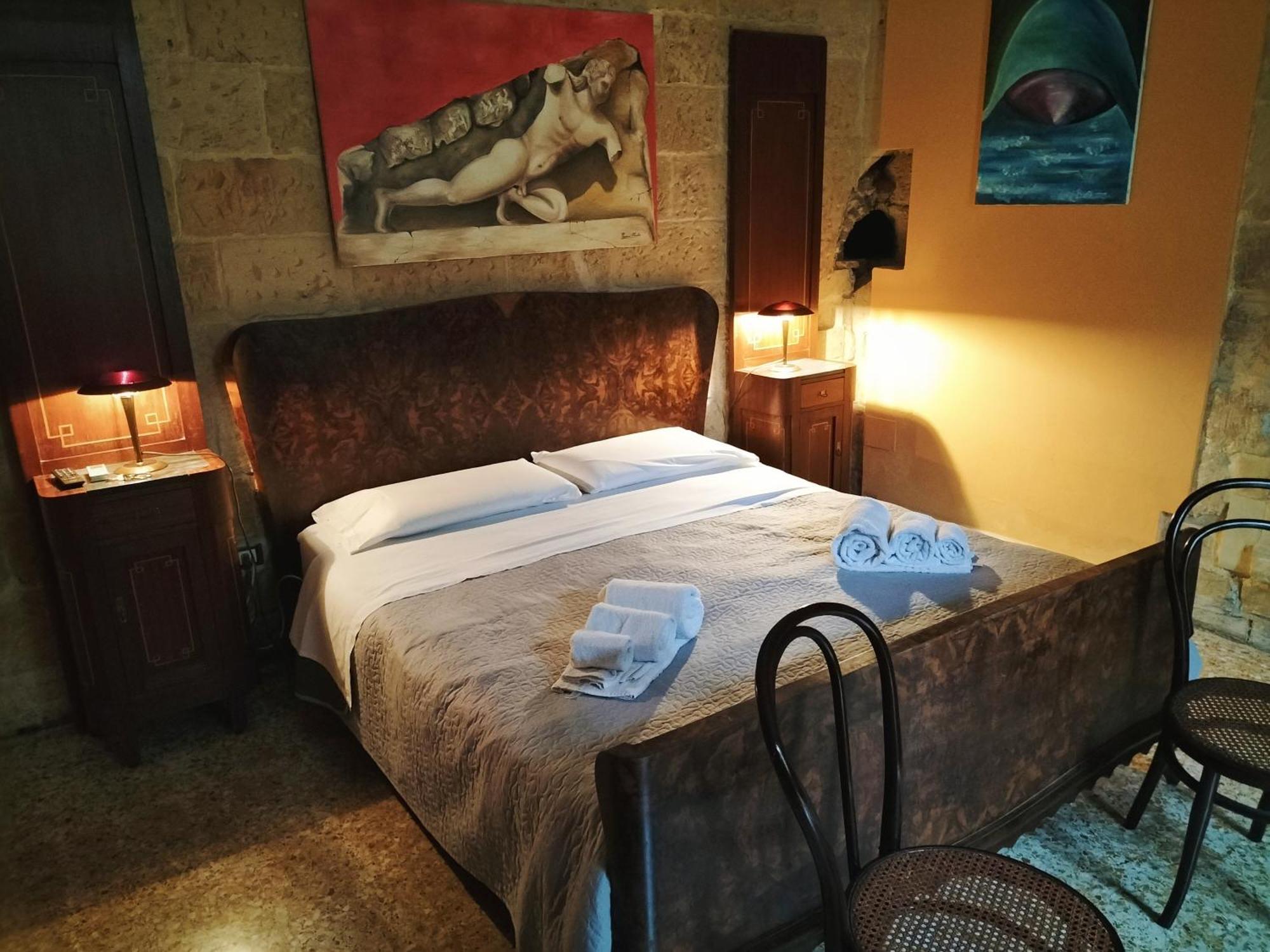 B&B Malennio Lecce Bagian luar foto