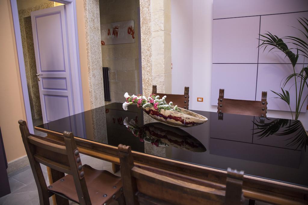 B&B Malennio Lecce Bagian luar foto