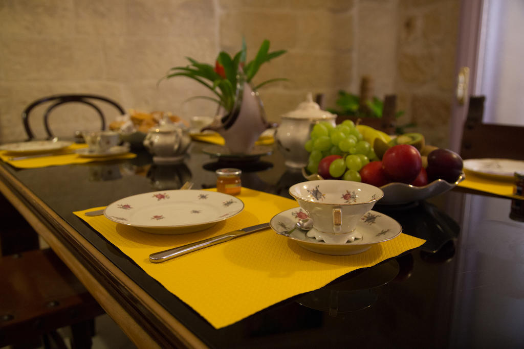 B&B Malennio Lecce Bagian luar foto