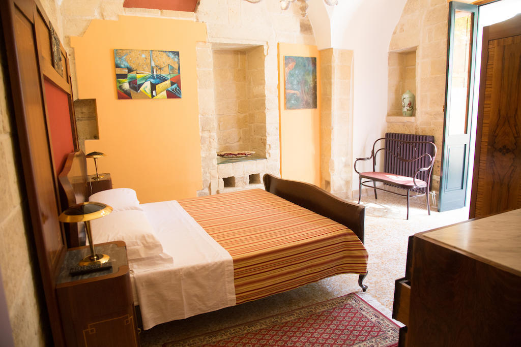 B&B Malennio Lecce Ruang foto