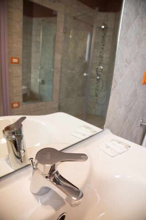 B&B Malennio Lecce Ruang foto